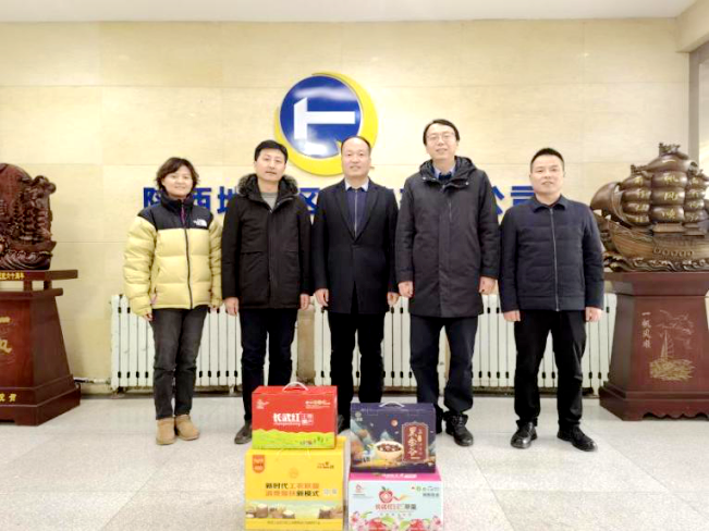 市總工會領導慰問我公司&ldquo;咸陽市勞動模范&rdquo;徐濤