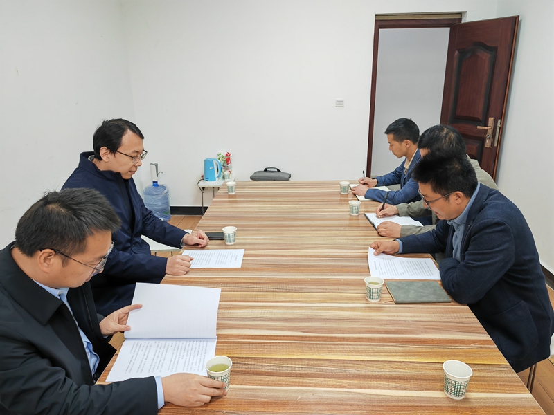 范樂偉一行深入陜西地礦生態環境禮泉公司檢查指導工作