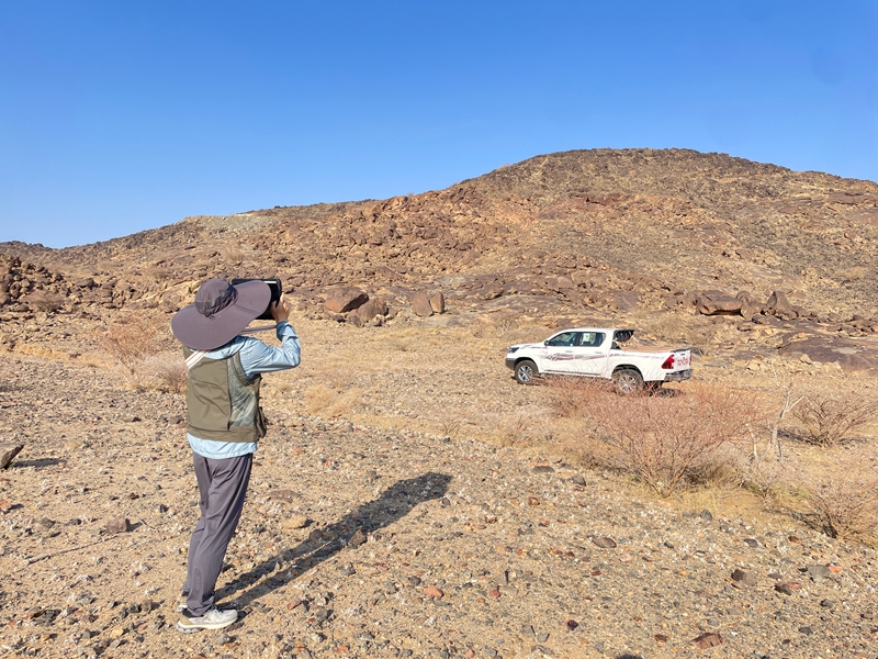 我公司地質(zhì)隊員轉(zhuǎn)戰(zhàn)沙特南部阿西爾省持續(xù)推進(jìn)填圖項(xiàng)目